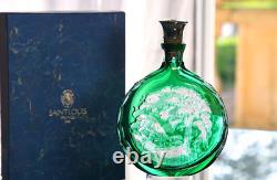 SAINT-LOUIS Flasque à alcool, en overlay de cristal, scène de chasse + coffret