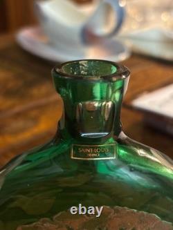 SAINT-LOUIS Flasque à alcool, en overlay de cristal, scène de chasse + coffret