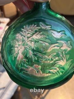 SAINT-LOUIS Flasque à alcool, en overlay de cristal, scène de chasse + coffret