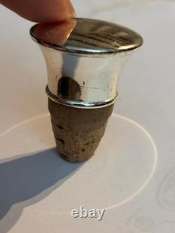 SAINT-LOUIS Flasque à alcool, en overlay de cristal, scène de chasse + coffret