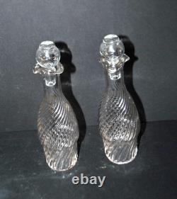 SAINT-LOUIS Huilier Vinaigrier en cristal moulé bambou torse signé 1900