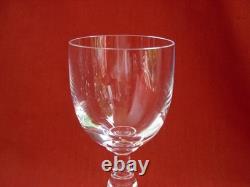SAINT LOUIS, LUCRECE, SERIE DE 6 VERRES A VIN BLANC EN CRISTAL, SIGNES, EPOQUE XXè