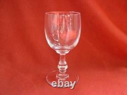 SAINT LOUIS, LUCRECE, SERIE DE 6 VERRES A VIN EN CRISTAL, SIGNES, EPOQUE XXème