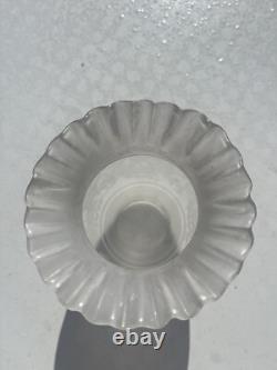 SAINT LOUIS lampe a Pétrole Globe cristal tulipe Abat jour Ancien Signé 20 Cm H