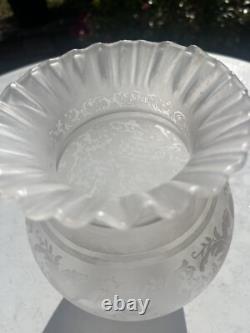 SAINT LOUIS lampe a Pétrole Globe cristal tulipe Abat jour Ancien Signé 20 Cm H