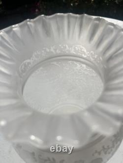 SAINT LOUIS lampe a Pétrole Globe cristal tulipe Abat jour Ancien Signé 20 Cm H