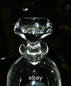 Saint-Louis. Carafe à vin de forme ovoïde, en cristal clair. Modèle Isis
