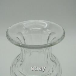 Saint-Louis. Vase sur piédouche en cristal taillé, XXe siècle