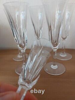 Série de 6 flûtes à Champagne cristal de St Louis modèle cerdagne signé