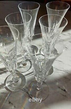 Série de 6 flûtes à Champagne cristal de St Louis modèle cerdagne signé