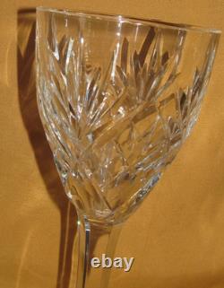 Série de 6 verres à vin /eau cristal de Saint-Louis modèle Chantilly estampillés