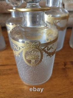 Série de 7 Flacons et 1 poudrier en Cristal de St Louis modèle Sapho XIXe siècle
