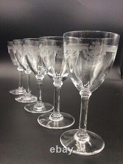 Série de cinq verres à vin rouge cristal soufflé gravé Saint-Louis modèle Manon