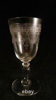 Service de 12 verres à vin en cristal de Saint Louis modèle Papin