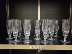Service de 36 verres en cristal Saint-Louis modèle Guernesey signé