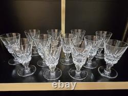 Service de 36 verres en cristal Saint-Louis modèle Guernesey signé