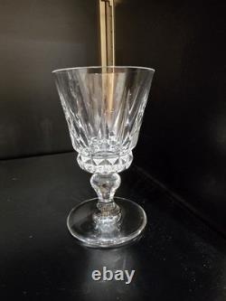 Service de 36 verres en cristal Saint-Louis modèle Guernesey signé