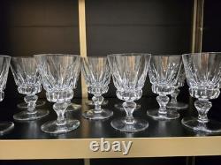 Service de 36 verres en cristal Saint-Louis modèle Guernesey signé