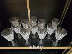 Service de 36 verres en cristal Saint-Louis modèle Guernesey signé