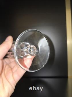 Service de 36 verres en cristal Saint-Louis modèle Guernesey signé