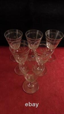 Service de 6 verres à vin en cristal de Saint Louis décor gravé de fougères