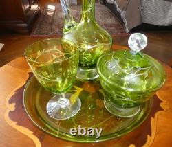 Service de nuit 4 pièces en cristal de St Louis taillé et gravé vert chartreuse