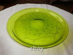 Service de nuit 4 pièces en cristal de St Louis taillé et gravé vert chartreuse