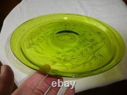 Service de nuit 4 pièces en cristal de St Louis taillé et gravé vert chartreuse