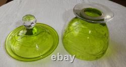 Service de nuit 4 pièces en cristal de St Louis taillé et gravé vert chartreuse