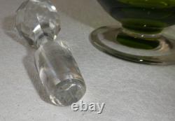 Service de nuit 4 pièces en cristal de St Louis taillé et gravé vert chartreuse