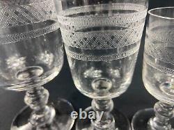 Service de verres et 2 carafes cristal à décor gravé XIXe Baccarat Saint Louis