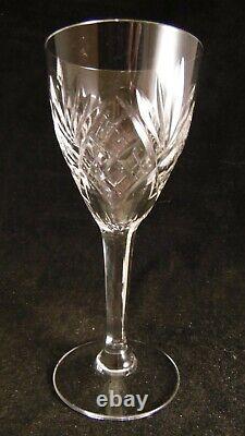 Servide de 6 Verres à vin / eau en cristal Saint Louis modèle Chantilly 17.5 cm