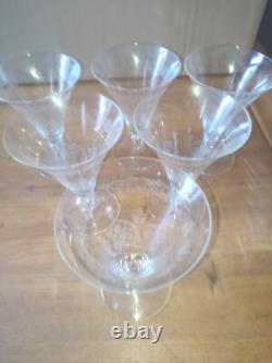 Six verres à eau en cristal décor de fleurs et frise dlg Baccarat St Louis