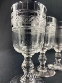 Suite de 6 verres à pied en cristal à décor gravé XIXe Baccarat Saint Louis