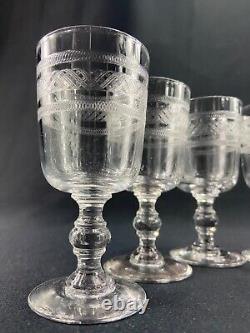 Suite de 6 verres à pied en cristal à décor gravé XIXe Baccarat Saint Louis