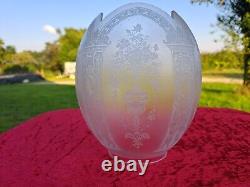 Superbe Tulipe Globe Lampe A Petrole En Cristal Grave De Baccarat Ou Saint Louis