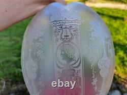 Superbe Tulipe Globe Lampe A Petrole En Cristal Grave De Baccarat Ou Saint Louis