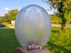 Superbe Tulipe Globe Lampe A Petrole En Cristal Grave De Baccarat Ou Saint Louis
