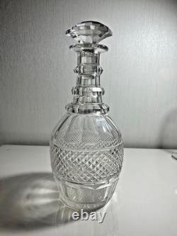 Superbe carafe en cristal taillé signé Saint Louis modèle Trianon
