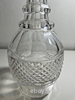 Superbe carafe en cristal taillé signé Saint Louis modèle Trianon