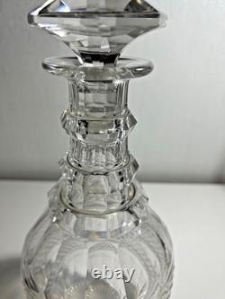 Superbe carafe en cristal taillé signé Saint Louis modèle Trianon Superbe carafe en cristal taillé signé Saint Louis modèle Trianon