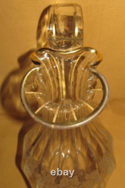Superbe pichet cristal de Saint Louis Baccarat ancien à décor de feuilles or Superbe pichet cristal de Saint Louis Baccarat ancien à décor de feuilles or