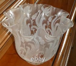Tres Grosse Tulipe De Lampe A Petrole Cristal Saint Louis Signe Decor Floral