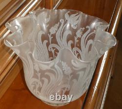 Tres Grosse Tulipe De Lampe A Petrole Cristal Saint Louis Signe Decor Floral