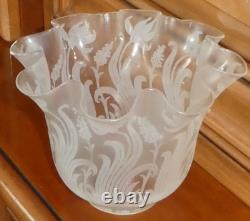 Tres Grosse Tulipe De Lampe A Petrole Cristal Saint Louis Signe Decor Floral