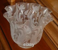 Tres Grosse Tulipe De Lampe A Petrole Cristal Saint Louis Signe Decor Floral