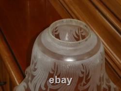Tres Grosse Tulipe De Lampe A Petrole Cristal Saint Louis Signe Decor Floral
