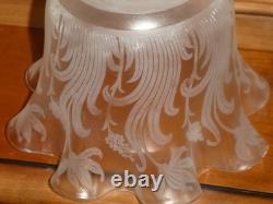 Tres Grosse Tulipe De Lampe A Petrole Cristal Saint Louis Signe Decor Floral
