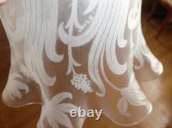 Tres Grosse Tulipe De Lampe A Petrole Cristal Saint Louis Signe Decor Floral