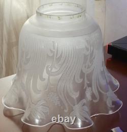 Tres Grosse Tulipe De Lampe A Petrole Cristal Saint Louis Signe Decor Floral